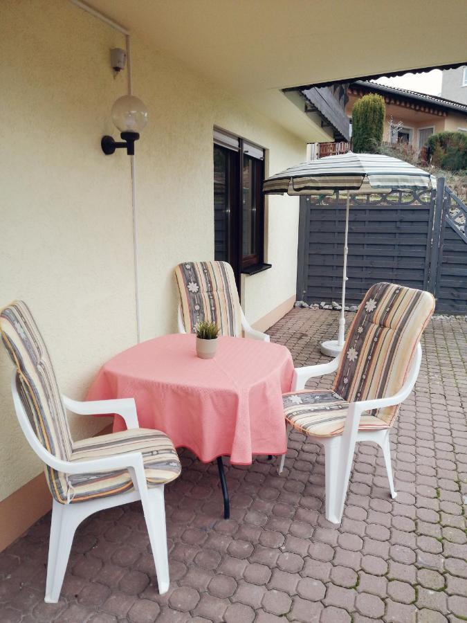 Ebenerdige Ferienwohnung Mit Grosser Terrasse In Der Naehe Des Waldes, Zum Wohlfuehlen Schoneck 외부 사진