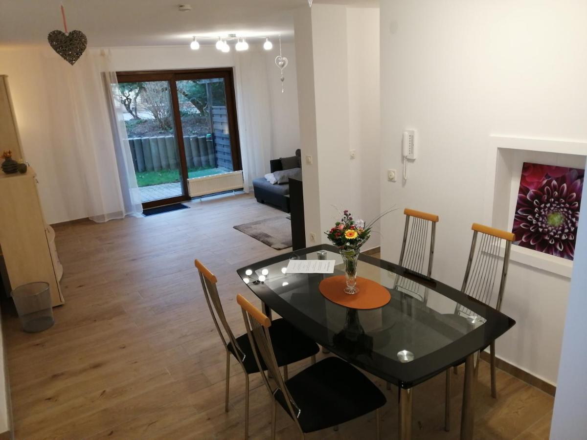 Ebenerdige Ferienwohnung Mit Grosser Terrasse In Der Naehe Des Waldes, Zum Wohlfuehlen Schoneck 외부 사진